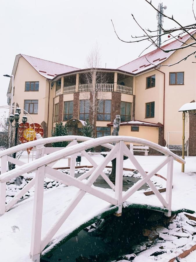 Отель Pid Yavorom Ивано-Франковск-15