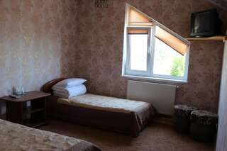 Отель Pid Yavorom Ивано-Франковск Двухместный номер «Комфорт» с 2 отдельными кроватями-5