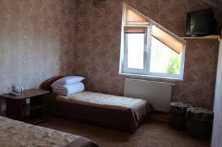 Отель Pid Yavorom Ивано-Франковск Двухместный номер «Комфорт» с 2 отдельными кроватями-8
